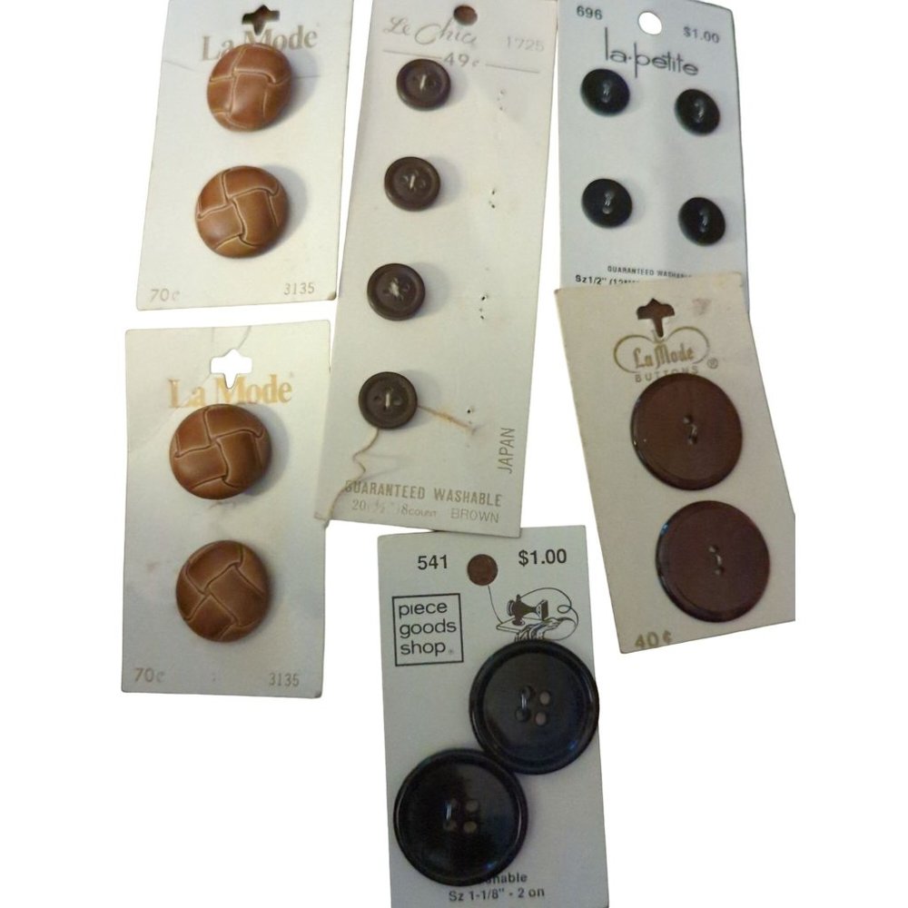Lot of 16 Various Sizes & Styles Vintage New Brown Round Buttons Shirts Blouses
